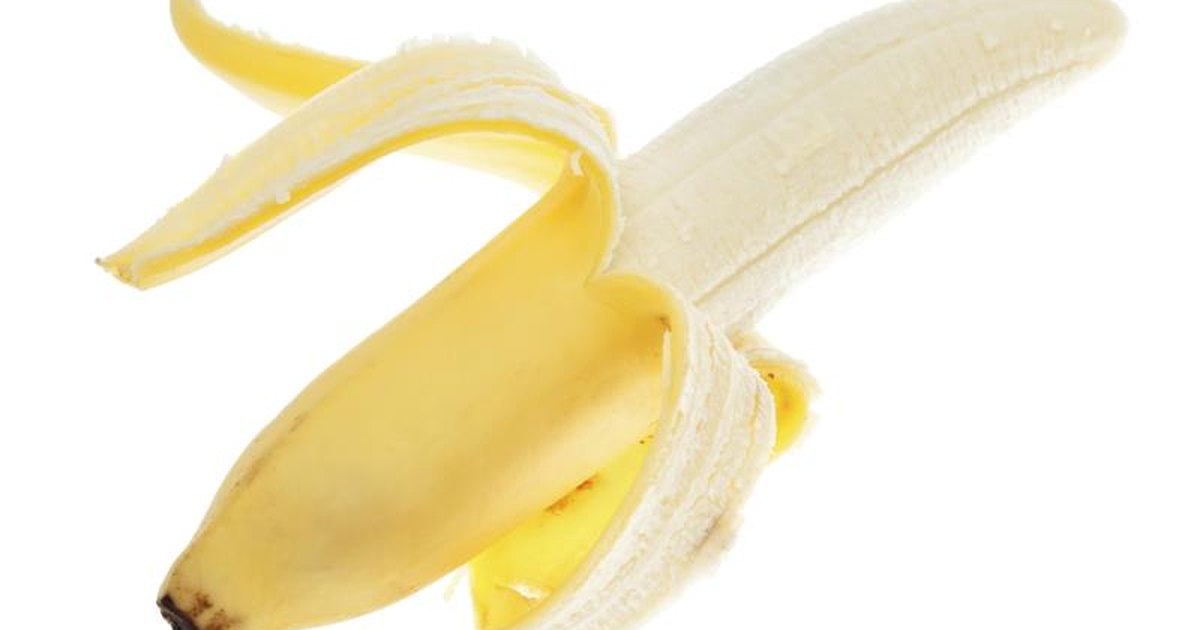How many ounces does the average banana weigh?
