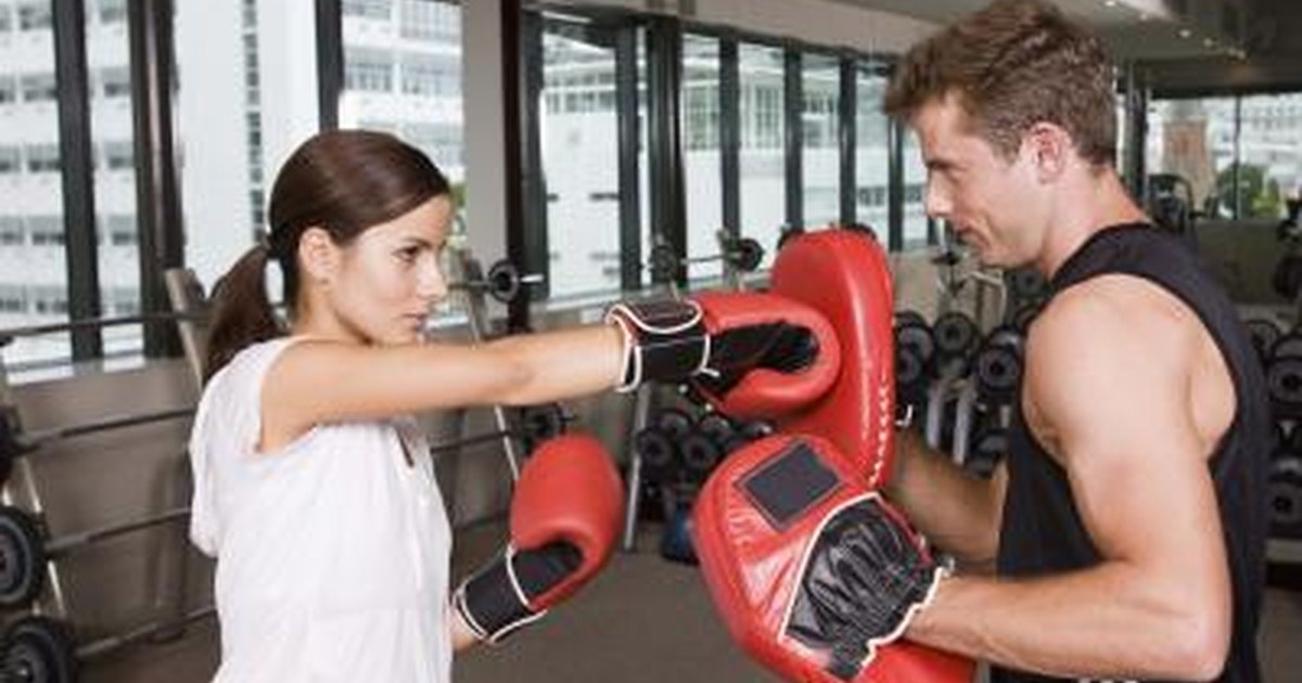 What are some benefits of a boxing workout routine?