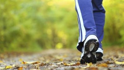 How Many Calories Does One Hour of Power Walking & Jogging Burn?