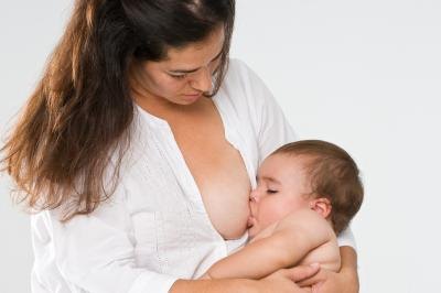 Foods to Avoid When Breastfeeding Gassy Newborns ...