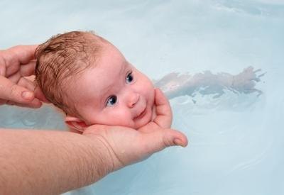 Can Newborn Babies Swim? | LIVESTRONG.COM