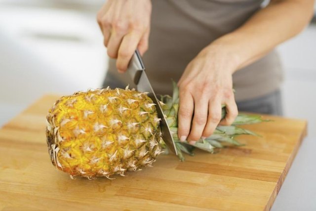 Pineapple to Reduce Stomach Fat