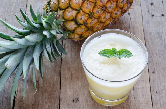 Fresh Pineapple Juice & Bromelain