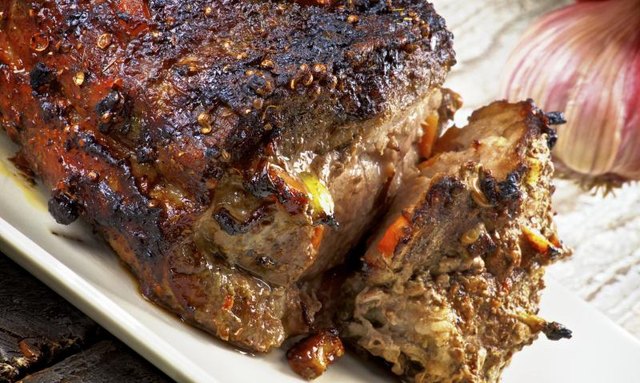 How to Cook a Tender Roast in a Crock Pot Without Water