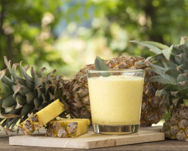 How to Preserve Pineapple Juice