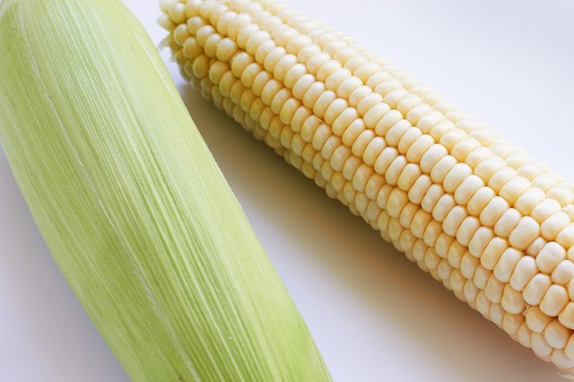 How to Cook Corn on the Cob on a Stovetop