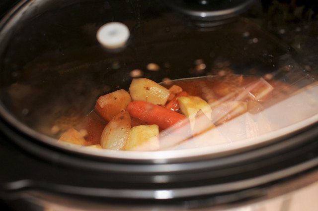 What are the steps to make a cube steak in a slow cooker?