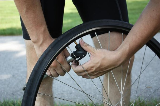 How Do I Pump Up a Bicycle Tire With a Presta Valve? | LIVESTRONG.COM