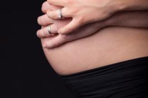 Pregnancy & Bloating After Eating | LIVESTRONG.COM