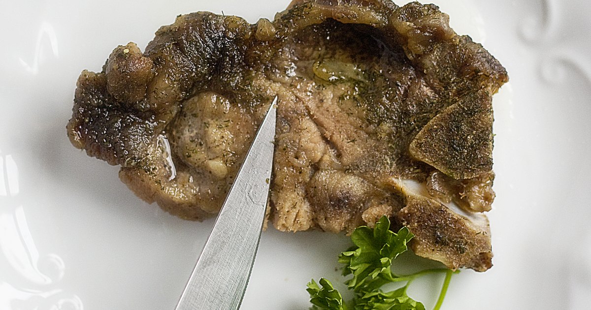 How to Cook Pork Chops in a Microwave | LIVESTRONG.COM
