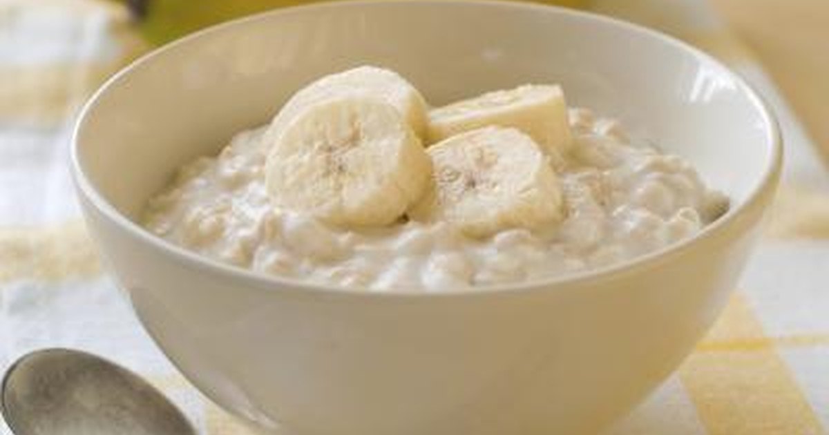 Nutrition Facts on Dry Vs. Cooked Oatmeal | LIVESTRONG.COM