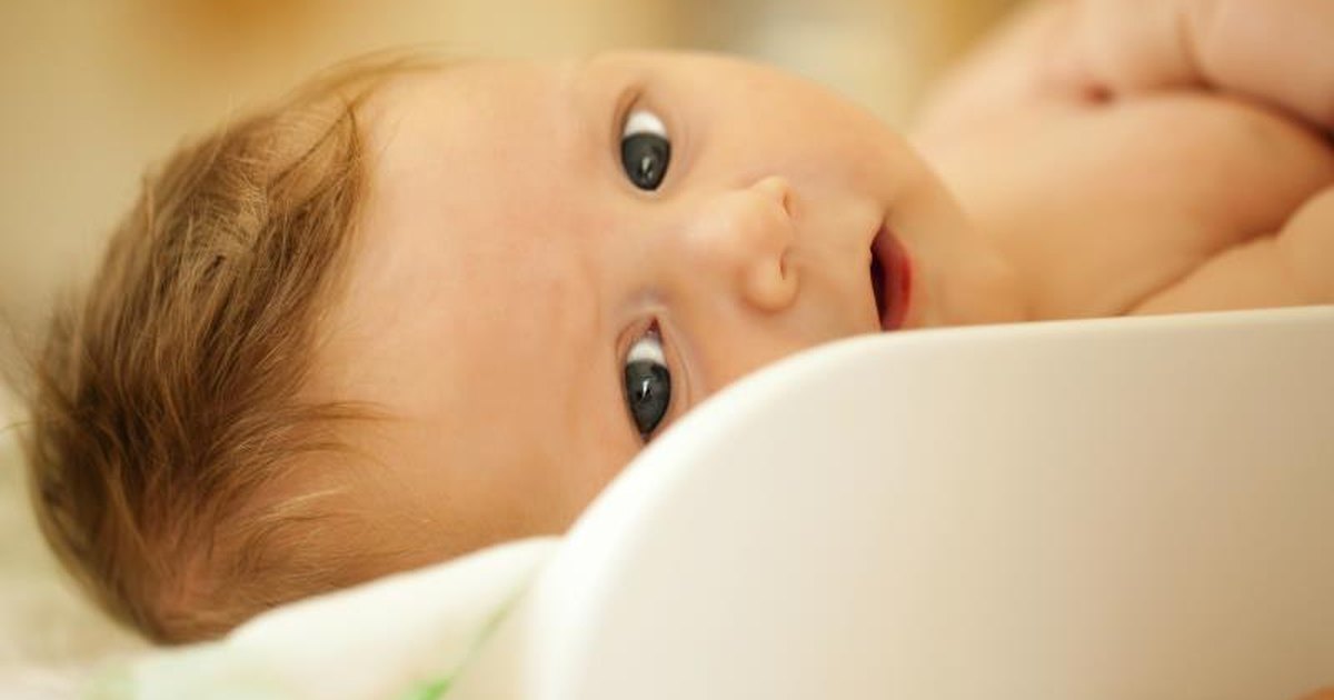 Ideal Weight Gain in a Newborn Baby | LIVESTRONG.COM