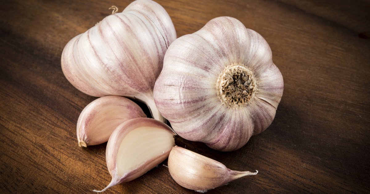 is eating a garlic clove good for you