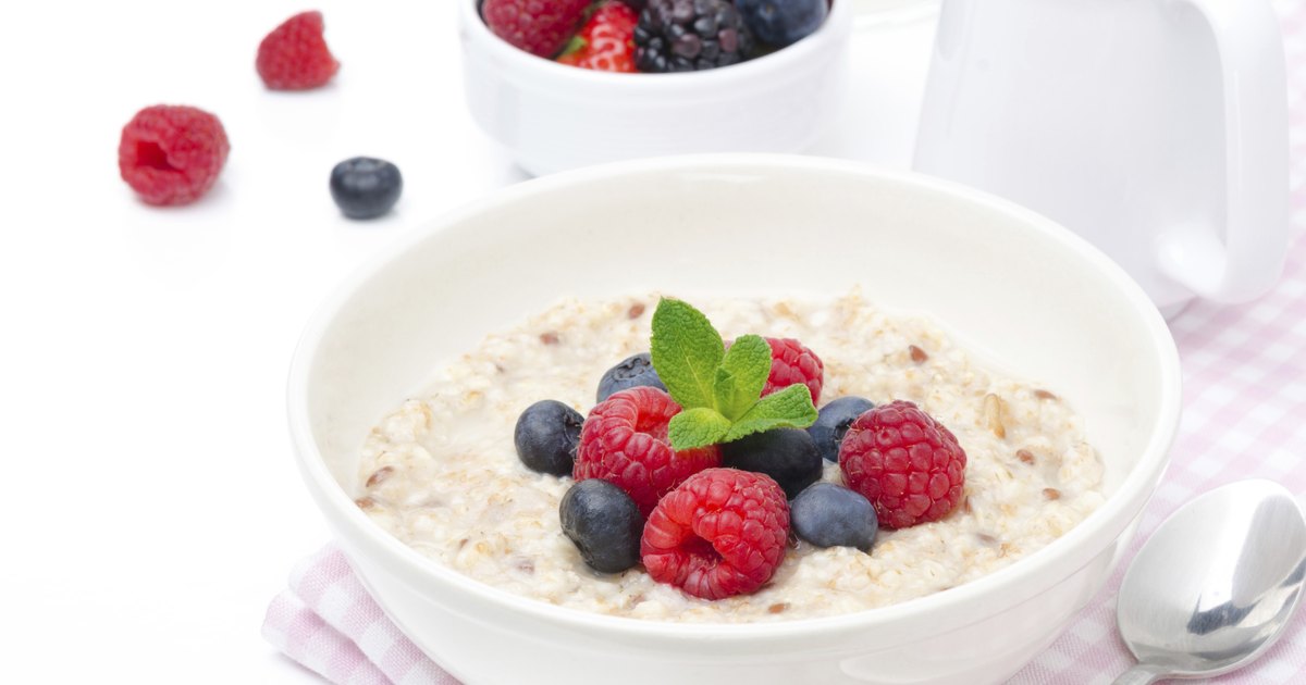 How to Lose 5 Pounds Eating Yogurt and Oatmeal Twice a Day | LIVESTRONG.COM