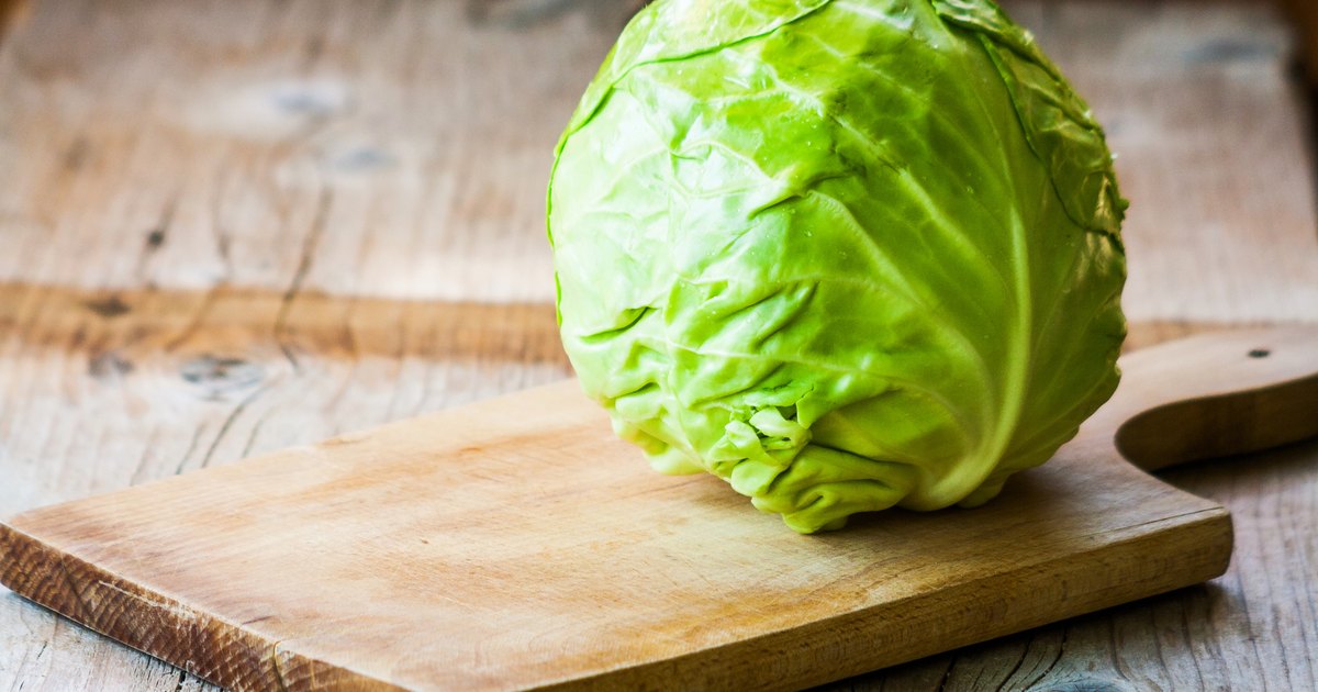 How to Steam Cabbage on the Stove