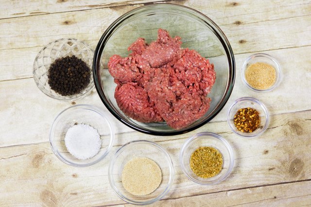 How to Cook a Hamburger in the Broiler | LIVESTRONG.COM