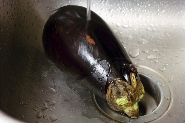 How to Cook Eggplant in a Stovetop Pan | LIVESTRONG.COM