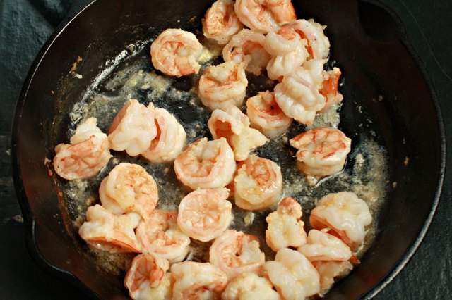 How to Cook Frozen Shrimp in a Pan | LIVESTRONG.COM