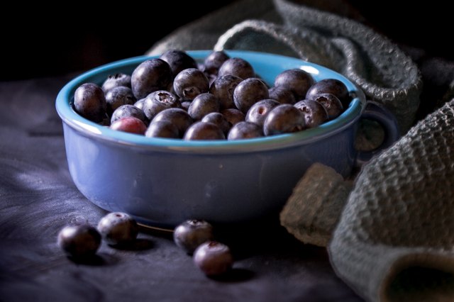 Blueberries, a brain food, are loaded with antioxidants and can help you be cognitively younger.