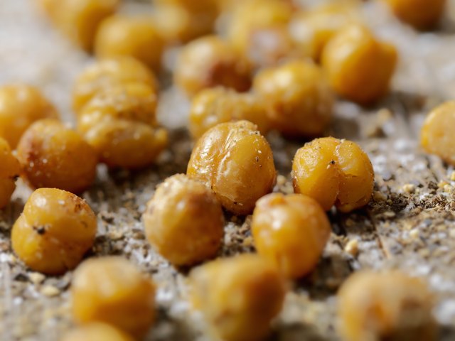 Chickpeas, a brain food, contain vitamin B-6 and are an important food for concentration.