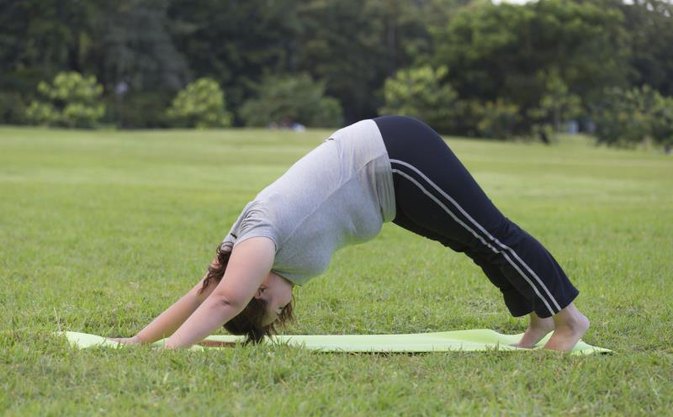 Yoga Poses for Overweight People | LIVESTRONG.COM