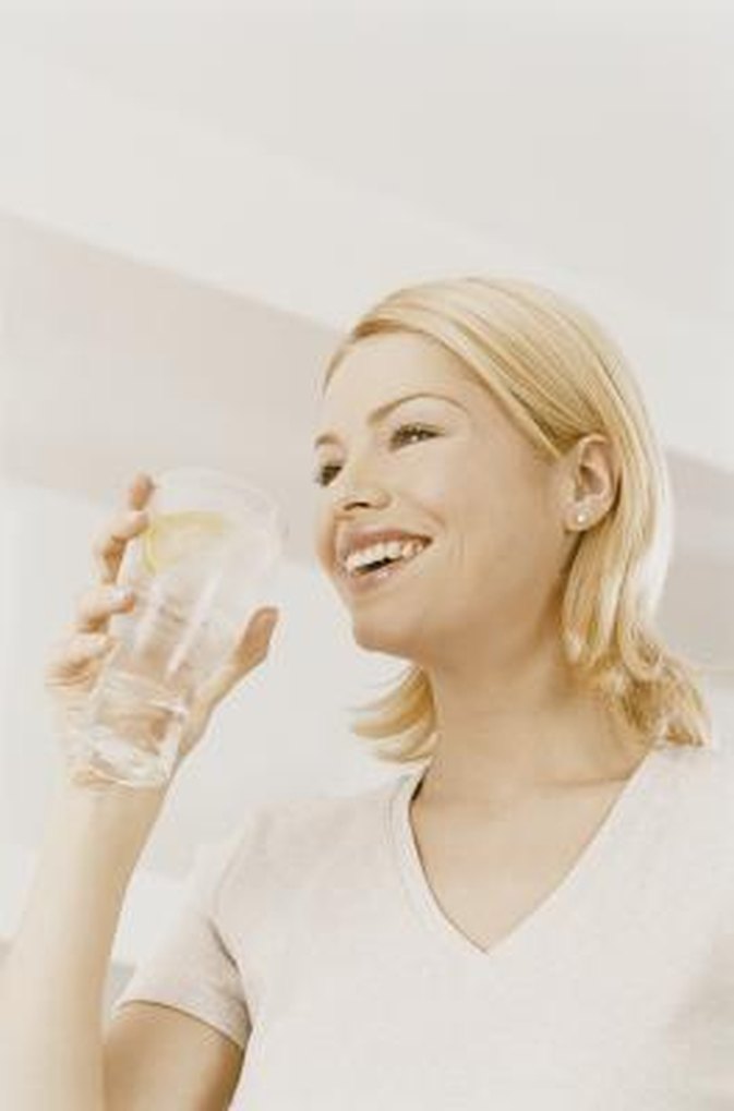 How to Drink Lemon Water to Lose Weight | LIVESTRONG.COM