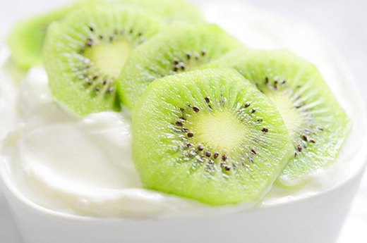 14. Kiwi and Yogurt Breakfast Bowl