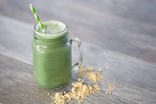 7. (PB&G) Peanut Butter and Green Smoothie (250-350 calories)